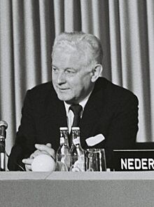 Edmond Leburton, European Summit, Copenhagen, 14-15 December 1973 (cropped).jpg