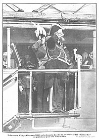 Archivo:Eduardo VII y Alfonso XIII saludando desde la cubierta del «Giralda» al público que los aclamaba, de Campúa, Nuevo Mundo, 11-04-1907