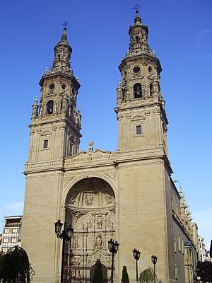 Archivo:Façade of Santa María de la Redonda in Logroño