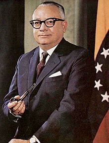 Foto oficial Rómulo Betancourt 1959.jpg