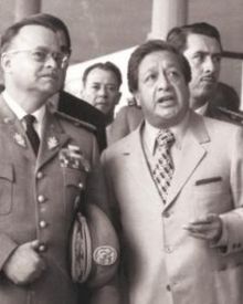 Guillermo Rodríguez Lara y Oswaldo Guayasamín (1972) (cropped).jpg