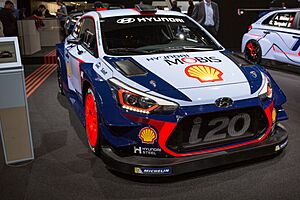 Archivo:Hyundai i20 Coupe WRC, IAA 2017, Frankfurt (1Y7A3189)