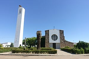 Archivo:Iglesia de Nuestra Señora de Fátima, Torrefresneda 01