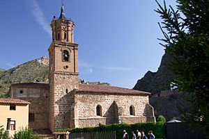 Archivo:Iglesia de San Servando y San German-Arnedillo-14379