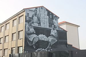 Archivo:Mural cajilleras Astorga