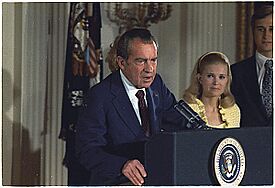 Archivo:Nixon Farewell