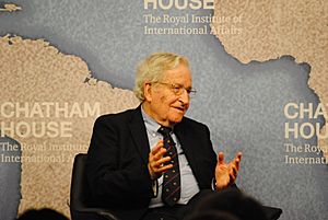 Archivo:Noam Chomsky, Institute Professor and Emeritus Professor of Linguistics, MIT (14112575810)