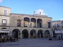 Archivo:Palacio de los marqueses de Piedras Albas. Plaza mayor de Trujillo. (Cáceres).