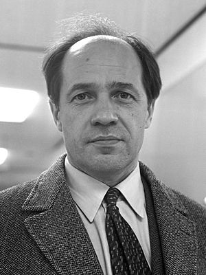 Archivo:Pierre Boulez (1968)