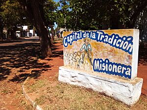Archivo:Plaza de Santiago Apóstol