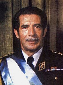 Retrato oficial de Presidente Efraín Ríos Montt (cropped 3).jpg