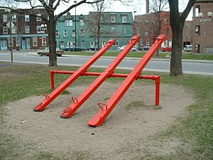 Archivo:Seesaw-aa