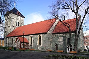Archivo:Vaar Frue kirke Trondheim SE