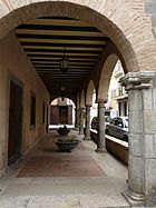 Archivo:Ágreda - Ayuntamiento - Arcada posterior