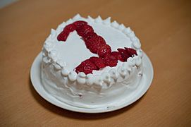 1st Birthday Cake (１歳の誕生日ケーキ) (3470200661)