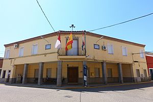 Archivo:Ayuntamiento de Lucillos