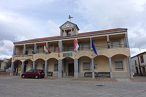 Archivo:Ayuntamiento de Navasfrías