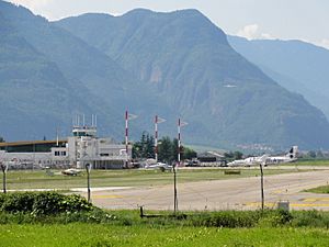 Archivo:Bozen Bolzano Airport (278)