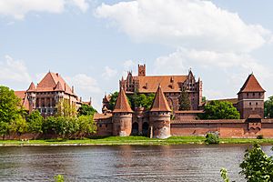 Archivo:Castillo de Malbork, Polonia, 2013-05-19, DD 04