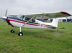 Archivo:Cessna.180a.g-btsm.arp