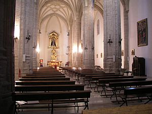 Archivo:Cogolludo Cathedral nave1