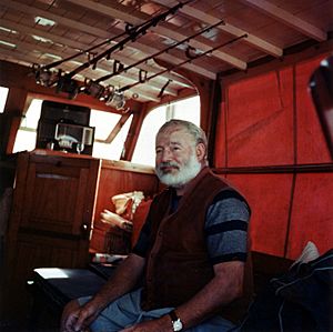Archivo:Ernest Hemingway 1950