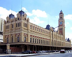 Archivo:Estação da Luz-edit-01