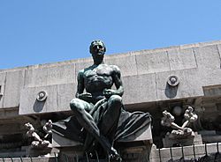 Archivo:Estatua Rivadavia Plaza Miserere