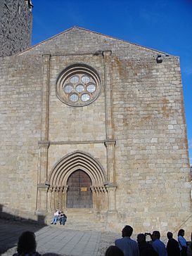 Fachada principal. Iglesia de Santa María la Mayor de Trujillo.JPG