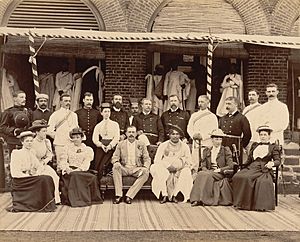 Archivo:Group at Residency including the Maharaja of Kolhapur