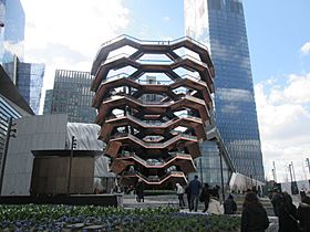 Hudson Yards Plaza March 2019 18.jpg