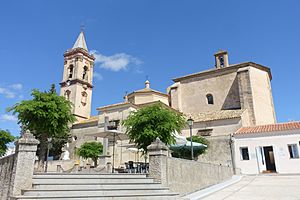Iglesia de San Miguel Arcángel, Cumbres Mayores 01.jpg