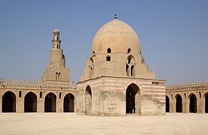 Archivo:Kairo Ibn Tulun Moschee BW 5