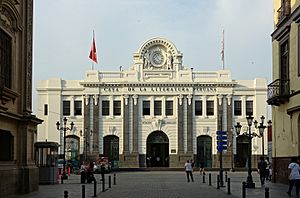 Archivo:Lima gare