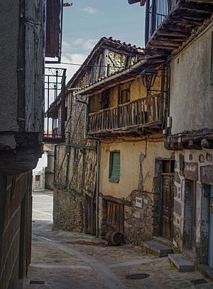 Archivo:Monforte de la Sierra 03 by-dpc edited