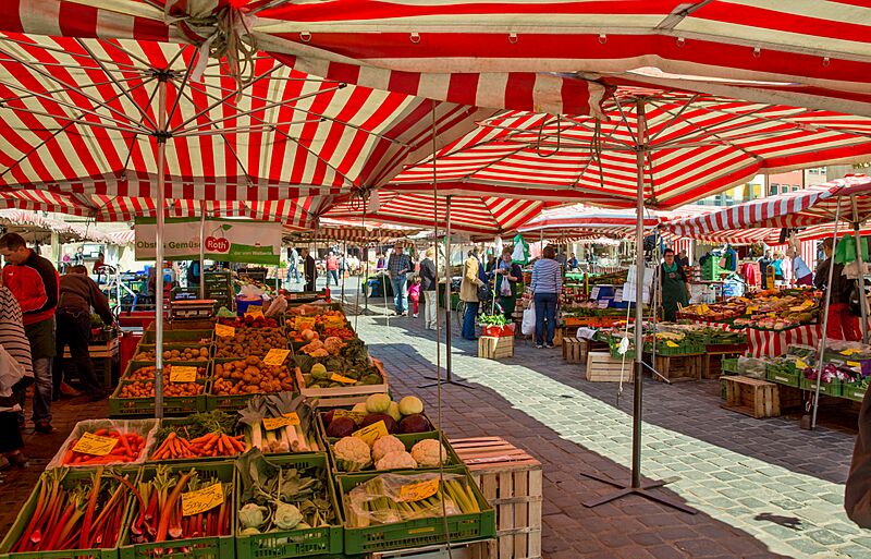 Nuremberg, Hauptmarkt and Frauenkirche 4660