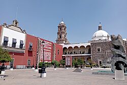 Plaza de los Fundadores (Irapuato, Guanajuato).jpg