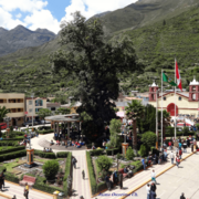 Plaza principal de Huancapi