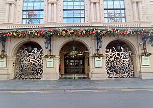 Archivo:Plensa - Liceu (1)