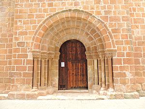 Archivo:Portada de la iglesia de Nuestra Señora de los Ángeles de Fuensauco