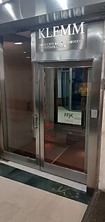 Archivo:Puerta de entrada de la Fundación Federico Jorge Klemm