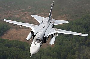 Archivo:Sukhoi Su-24 inflight Mishin-2