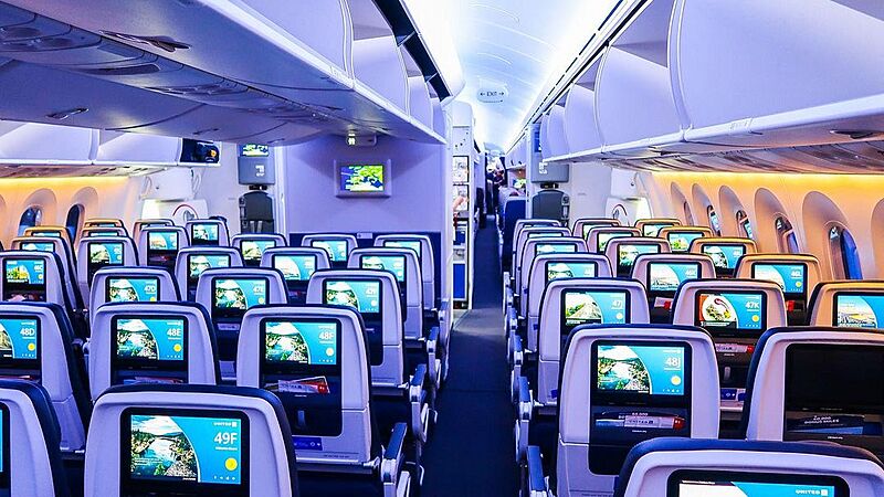 United Boeing 787-10