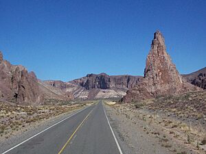 Archivo:Valle de los Altares, desde la Ruta Nacional 25