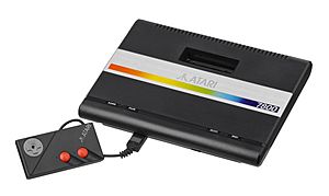 Archivo:Atari-7800-wControl-Pad-L
