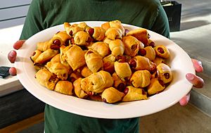 Archivo:Bowl of pigs in a blanket