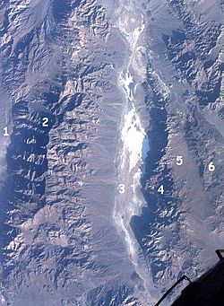 Archivo:Death Valley from space numbers