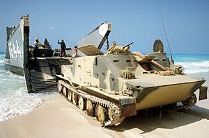 Archivo:Egyptian OT-62B APC