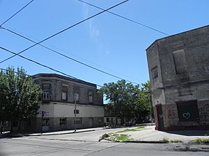 Archivo:Esquina del barrio Las Mil Casas