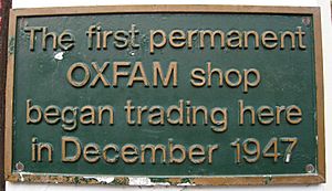 Archivo:First Oxfam shop plaque crop